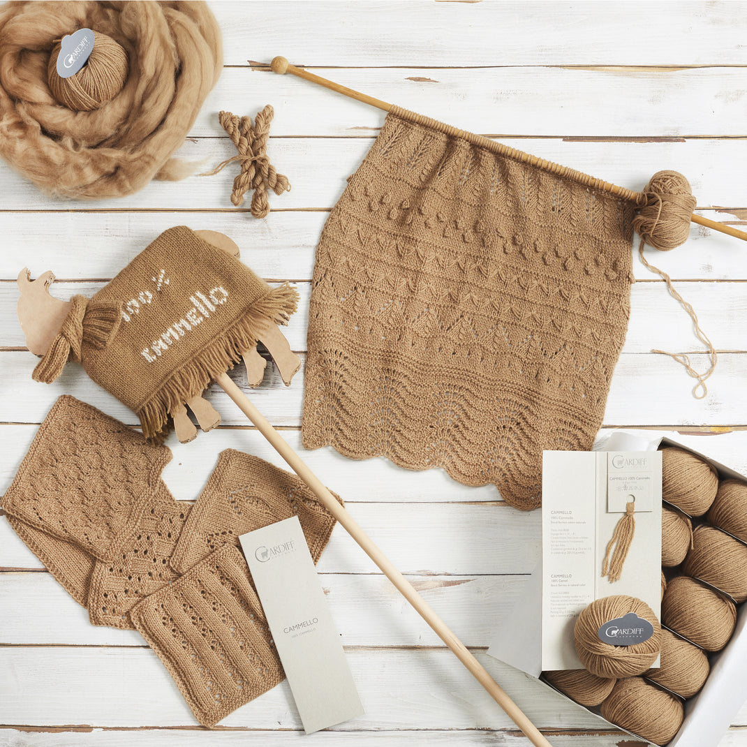 Cardiff CAMMELLO LARGE - various projects made gentle camel yarn