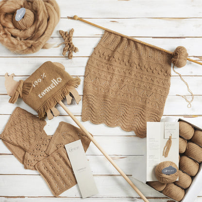 Cardiff CAMMELLO LARGE - various projects made gentle camel yarn